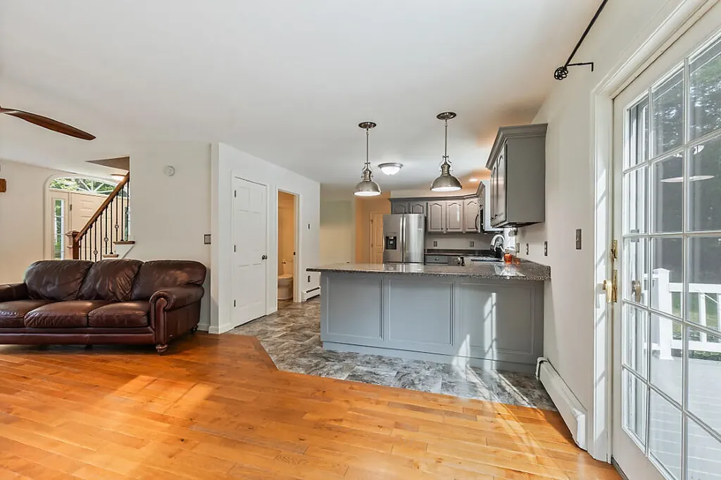 4 Acorn Lane Lewiston ME 04240