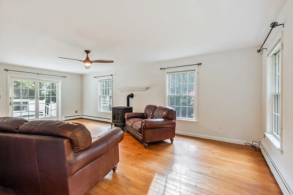 4 Acorn Lane Lewiston ME 04240