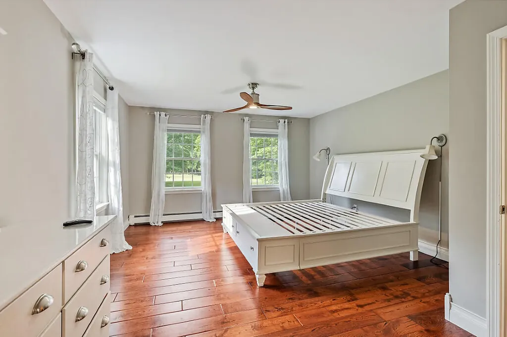 4 Acorn Lane Lewiston ME 04240