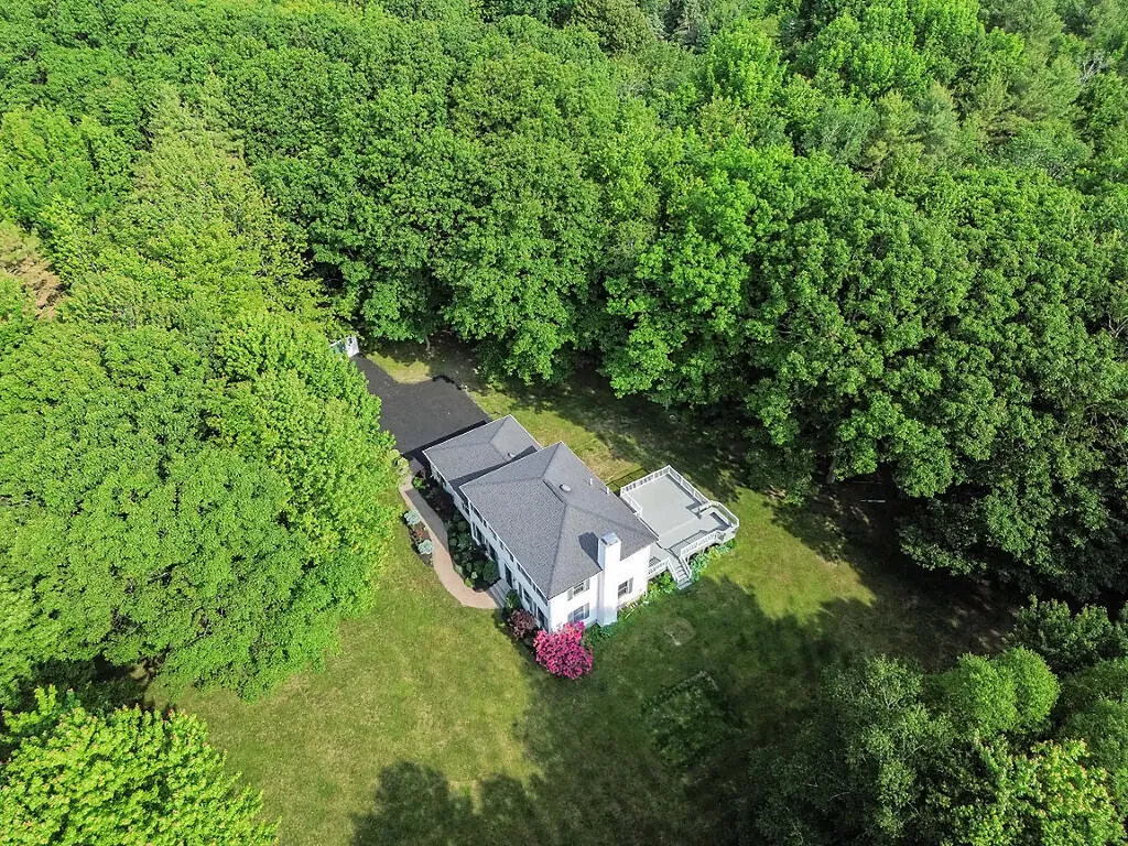 4 Acorn Lane Lewiston ME 04240