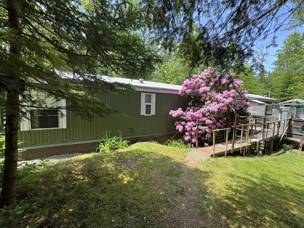 70 Lincolnville Avenue Searsmont ME 04973