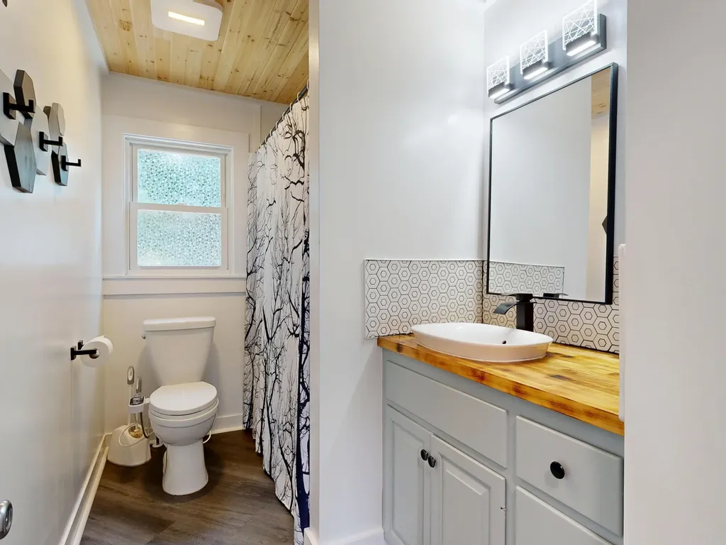 11 Brookside Avenue Augusta ME 04330