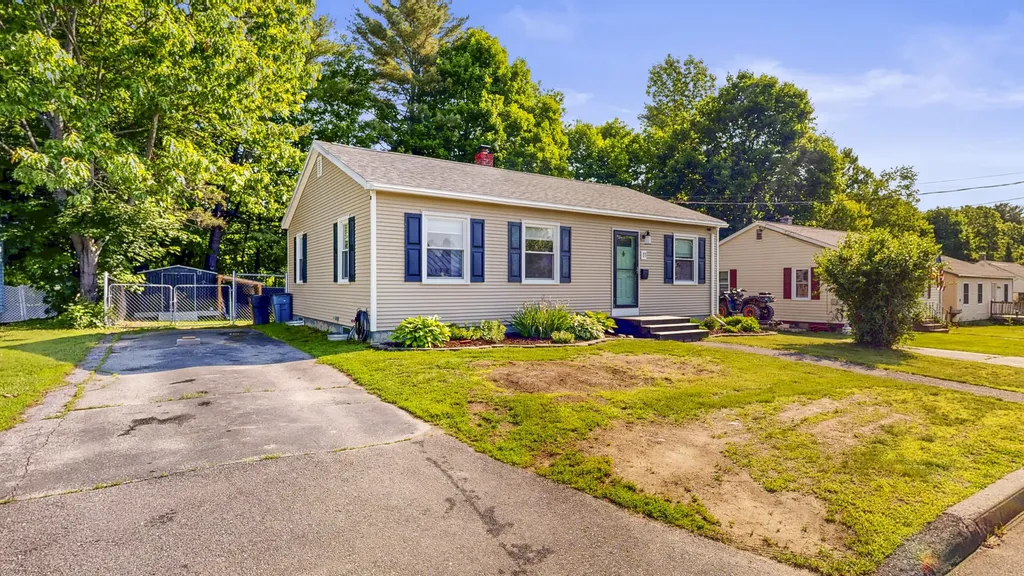 11 Brookside Avenue Augusta ME 04330