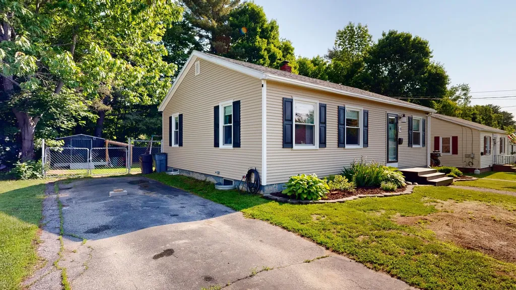 11 Brookside Avenue Augusta ME 04330