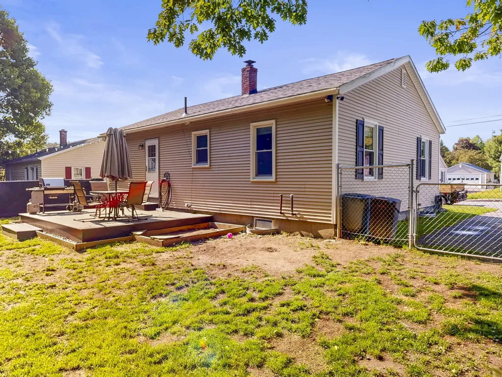 11 Brookside Avenue Augusta ME 04330