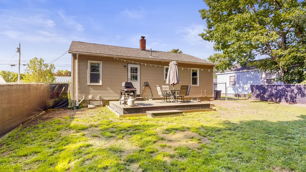 11 Brookside Avenue Augusta ME 04330