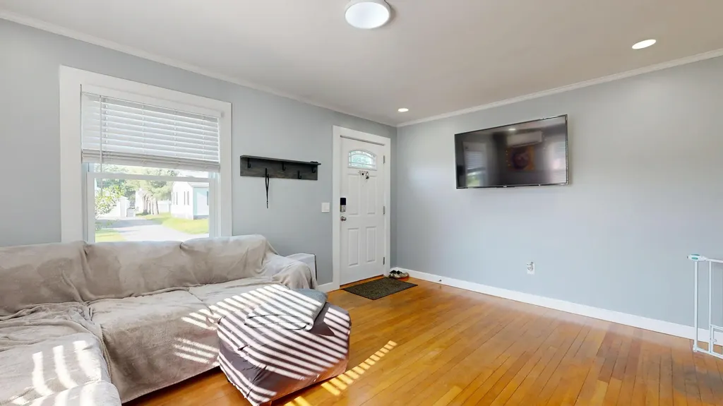 11 Brookside Avenue Augusta ME 04330