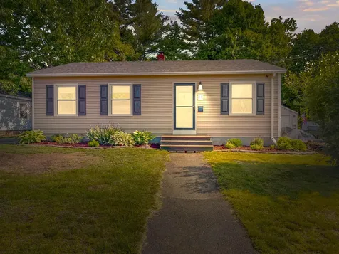 11 Brookside Avenue Augusta ME 04330