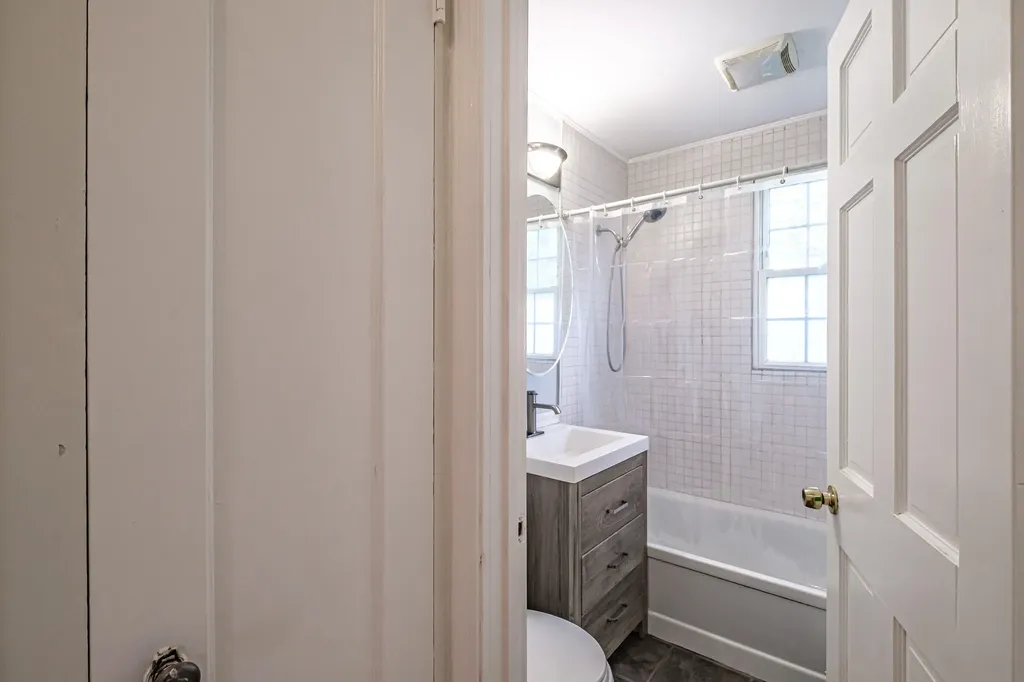 52 Mckinley Street South Portland ME 04106