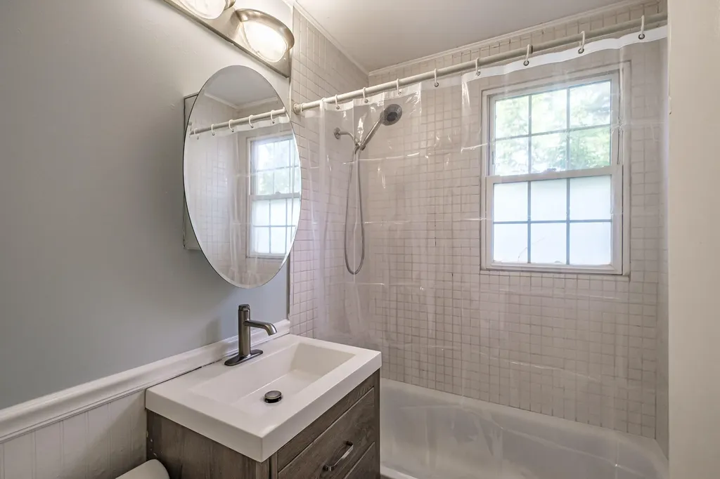 52 Mckinley Street South Portland ME 04106