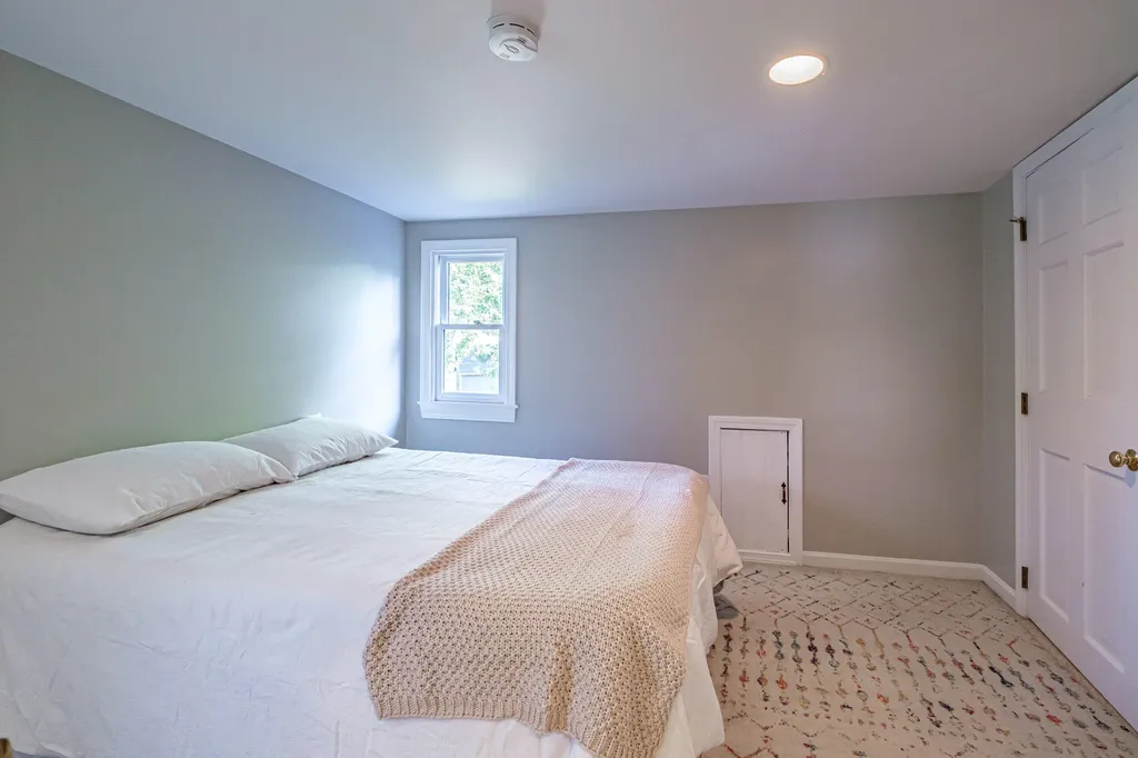 52 Mckinley Street South Portland ME 04106