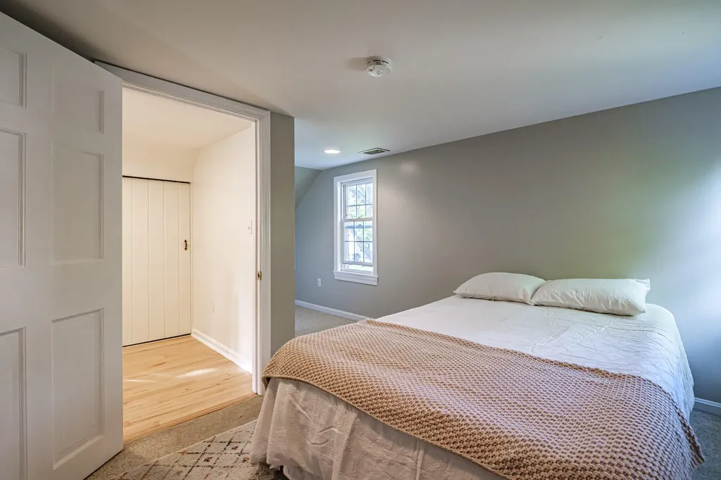52 Mckinley Street South Portland ME 04106