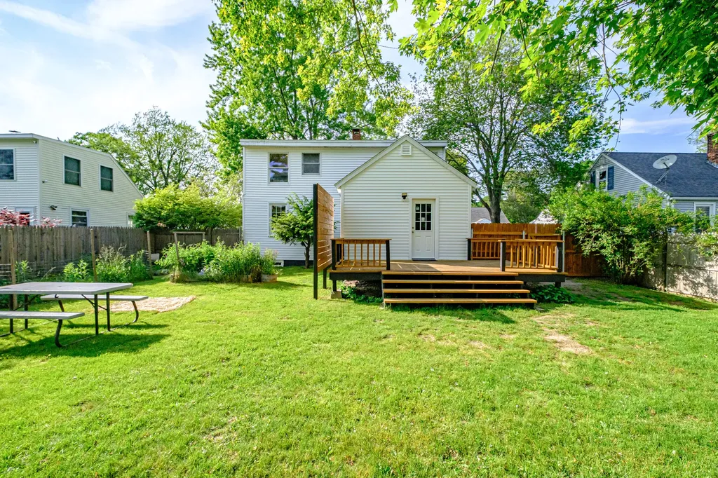 52 Mckinley Street South Portland ME 04106