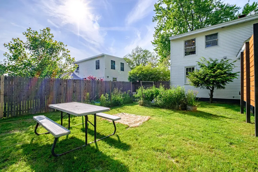 52 Mckinley Street South Portland ME 04106