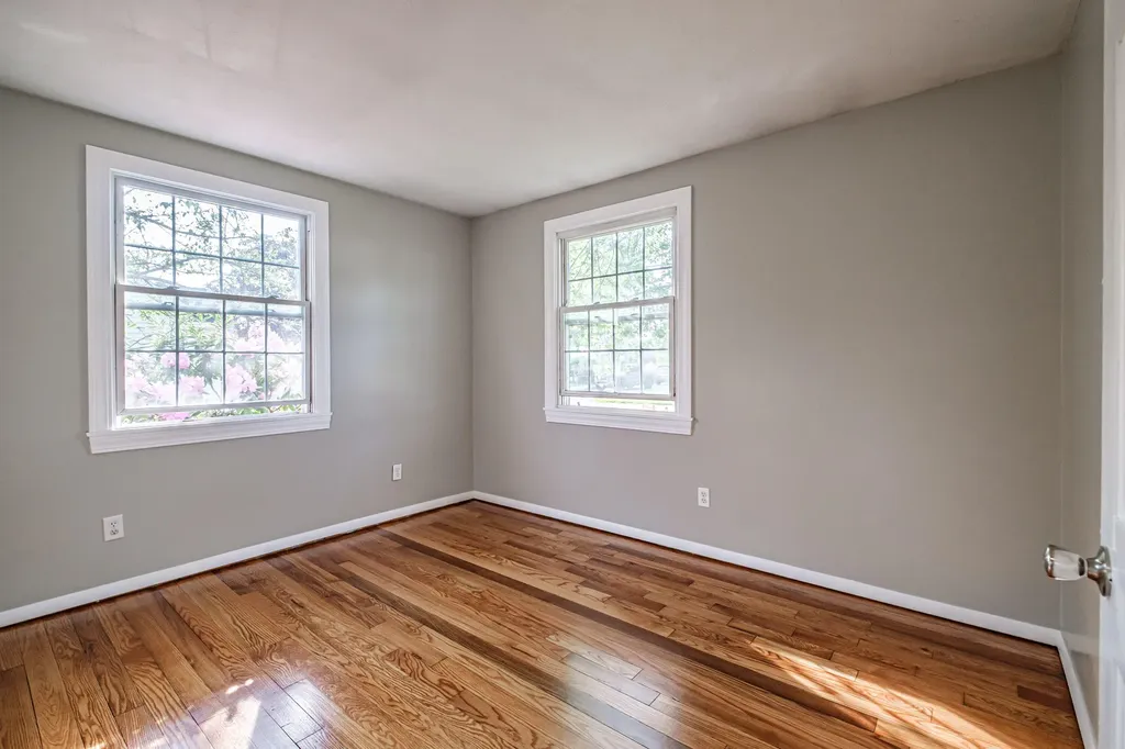 52 Mckinley Street South Portland ME 04106