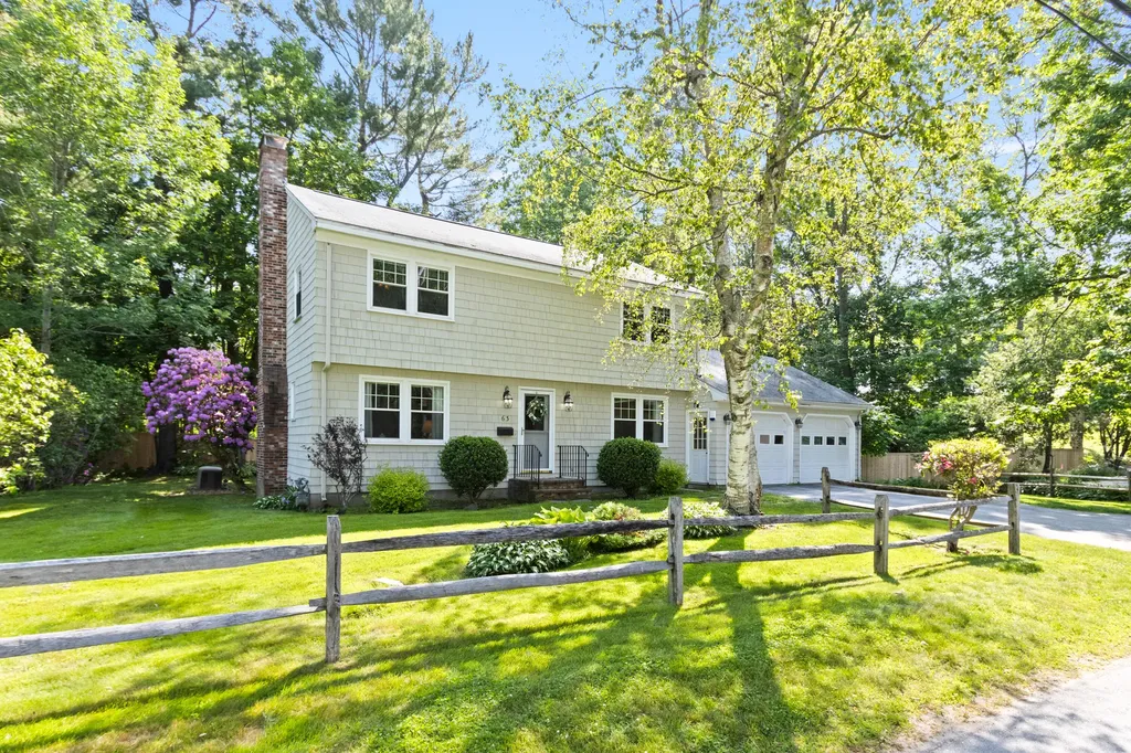 63 Wood Road Cape Elizabeth ME 04107