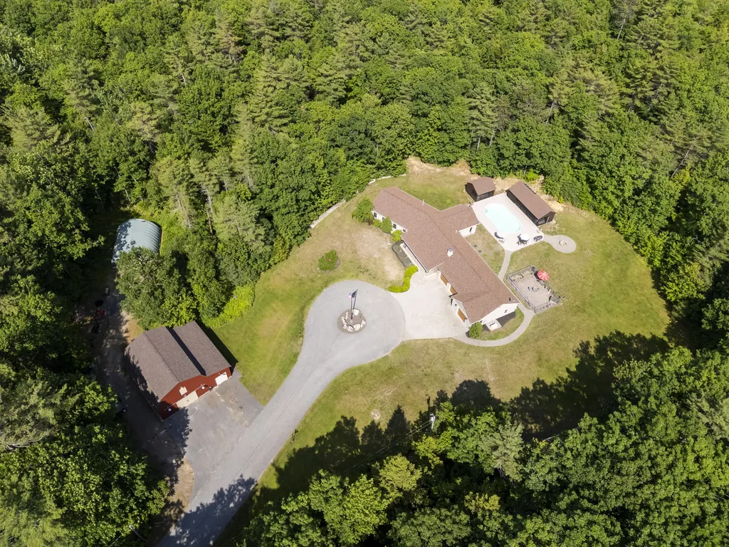 16 Keystone Spring Road Poland ME 04274