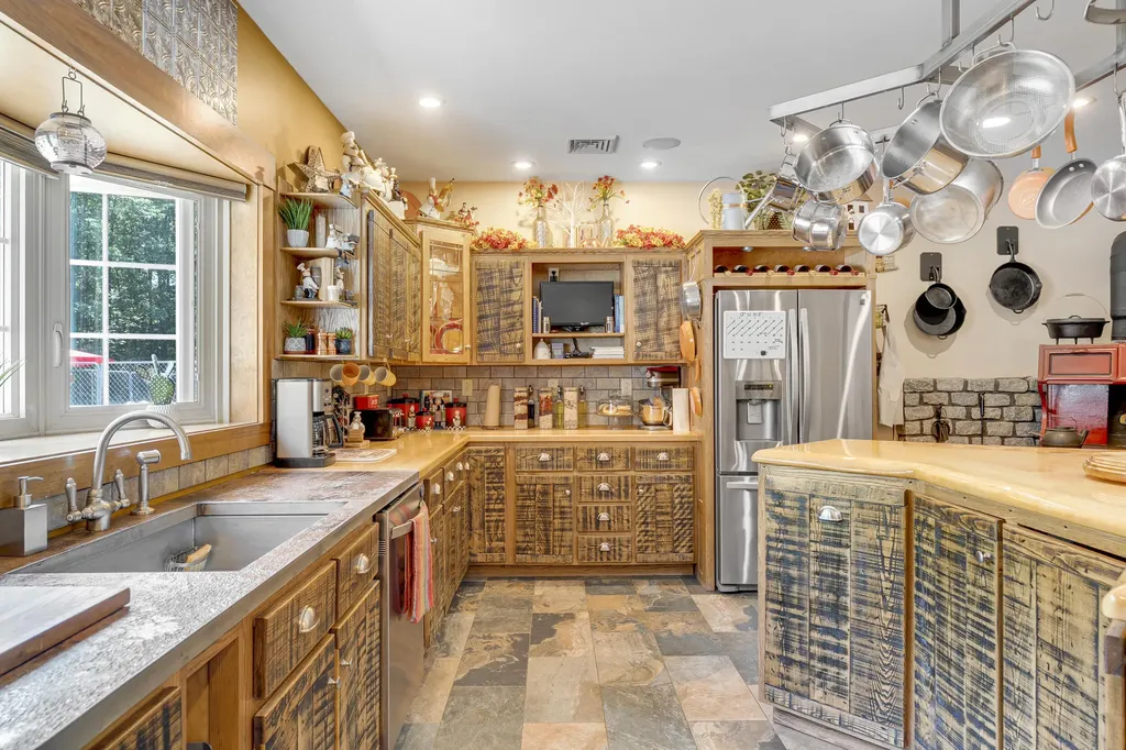 16 Keystone Spring Road Poland ME 04274