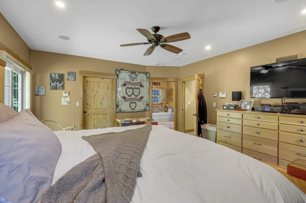 16 Keystone Spring Road Poland ME 04274