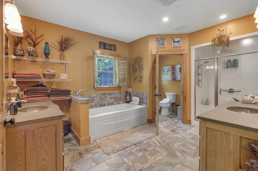 16 Keystone Spring Road Poland ME 04274