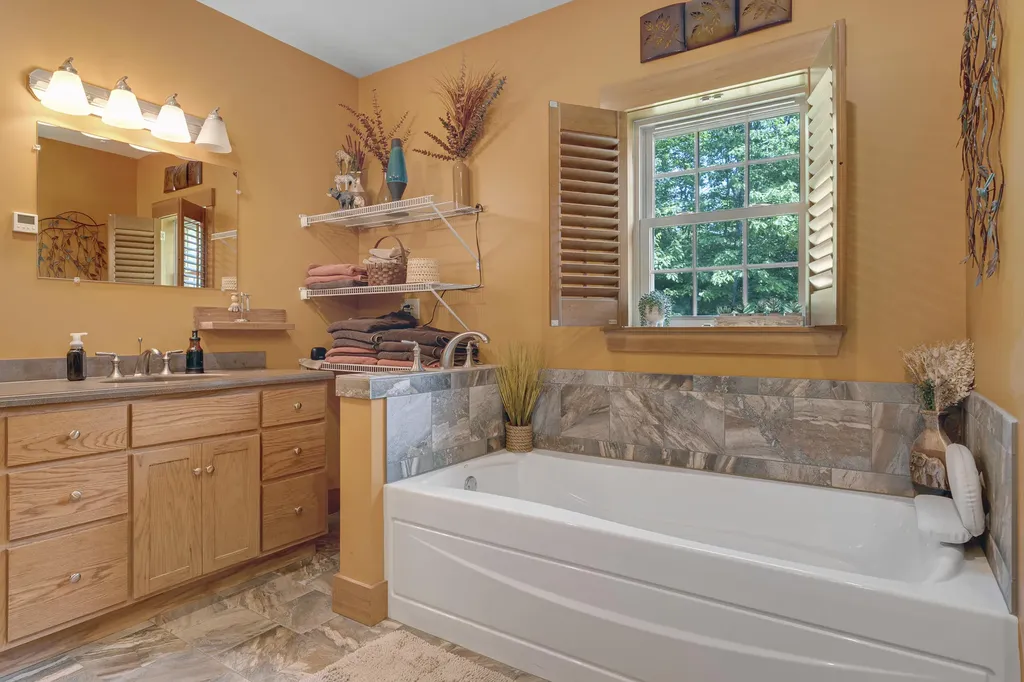 16 Keystone Spring Road Poland ME 04274