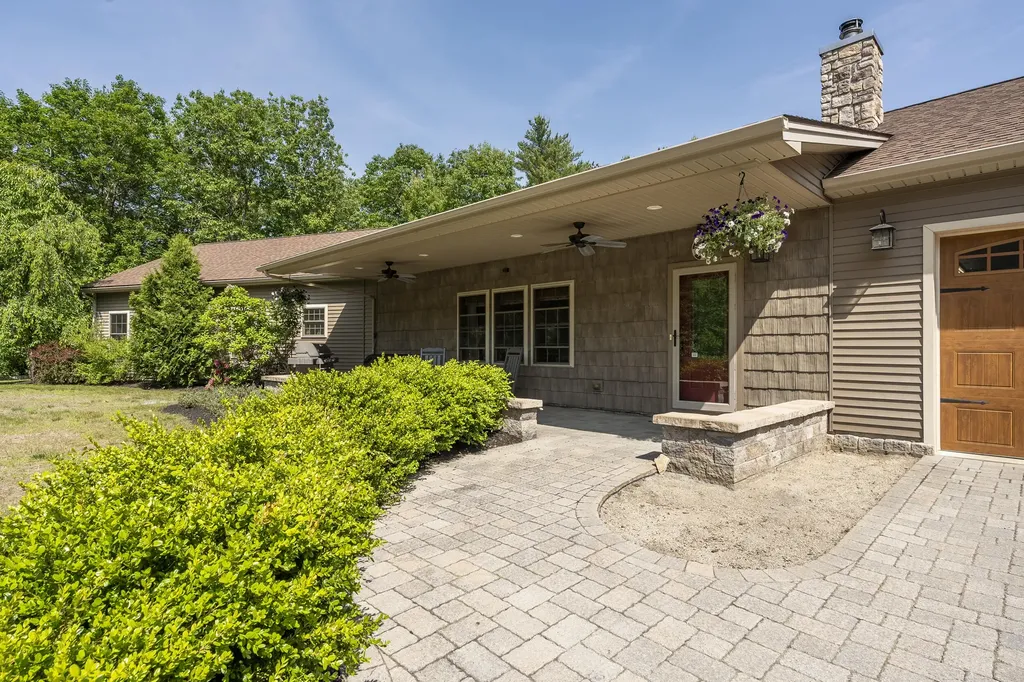 16 Keystone Spring Road Poland ME 04274