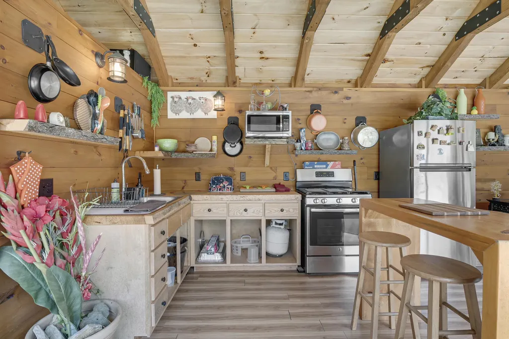 16 Keystone Spring Road Poland ME 04274