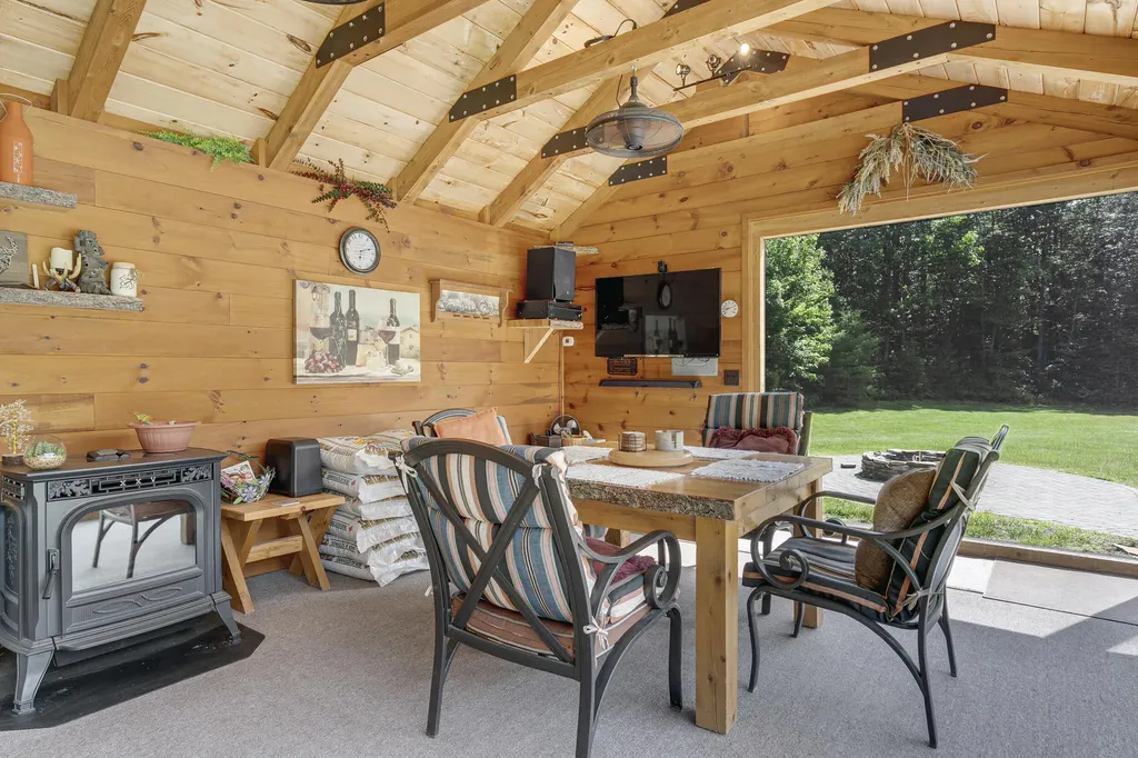 16 Keystone Spring Road Poland ME 04274