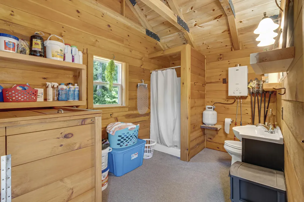 16 Keystone Spring Road Poland ME 04274