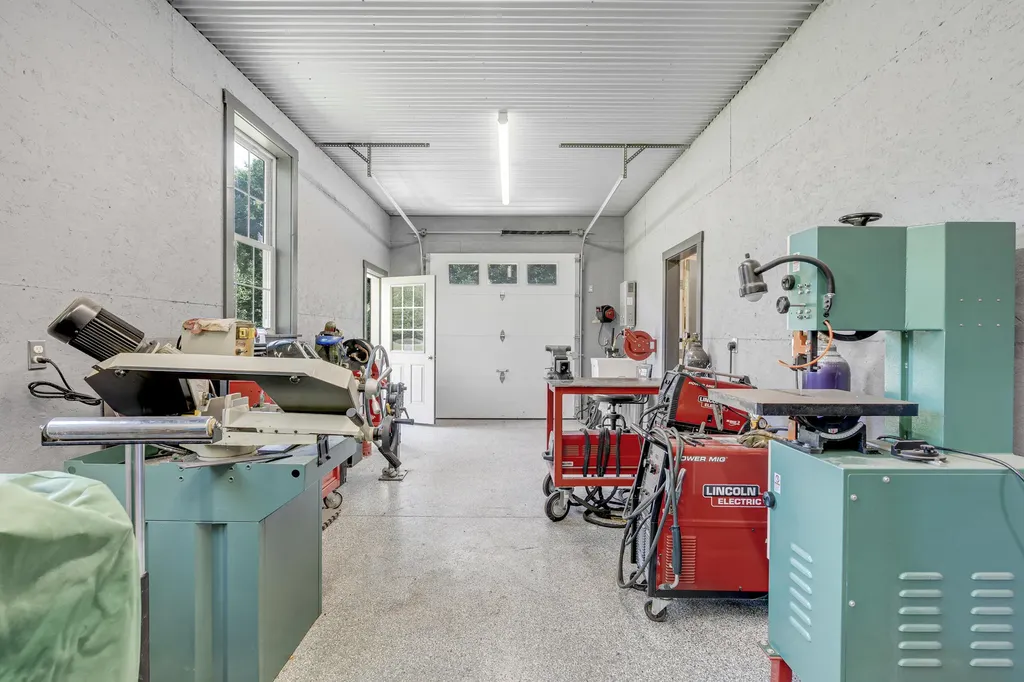 16 Keystone Spring Road Poland ME 04274
