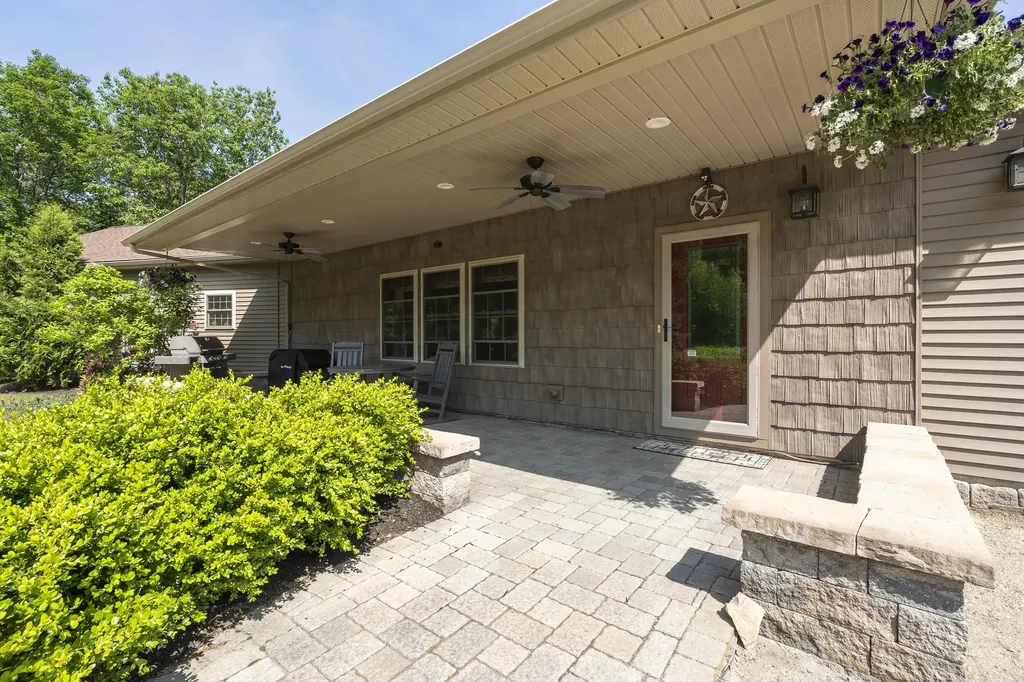 16 Keystone Spring Road Poland ME 04274