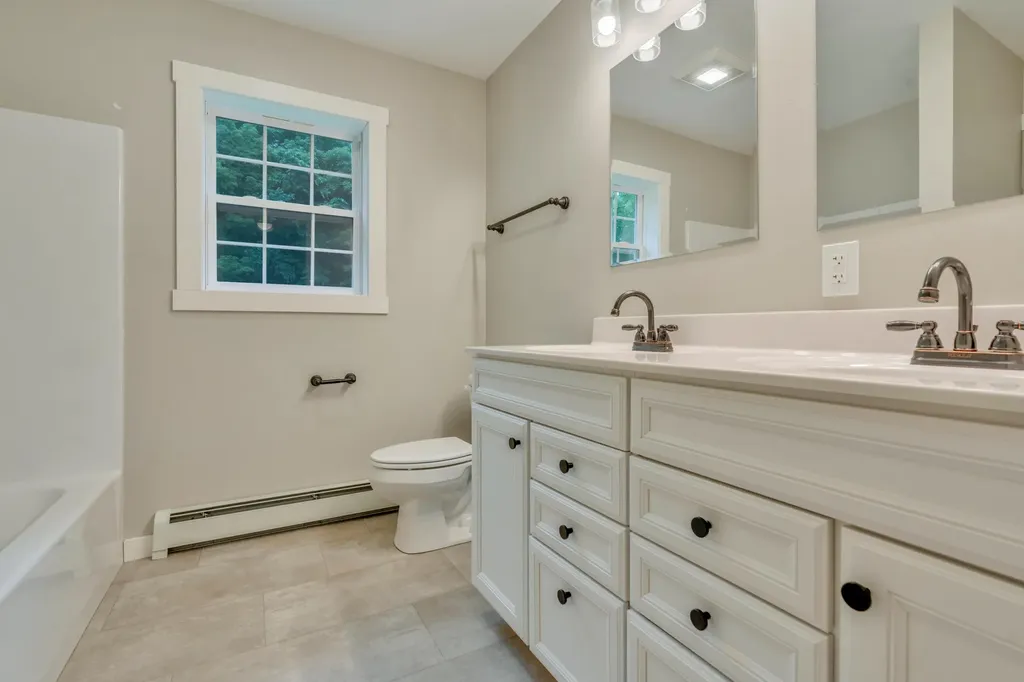 86 Kennebunk Road Alfred ME 04002