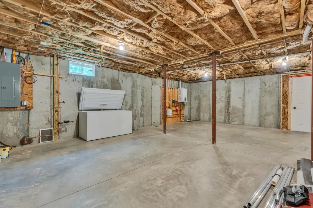 86 Kennebunk Road Alfred ME 04002