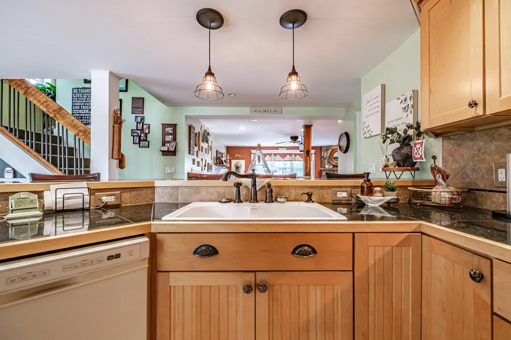 276 Hill Street Biddeford ME 04005