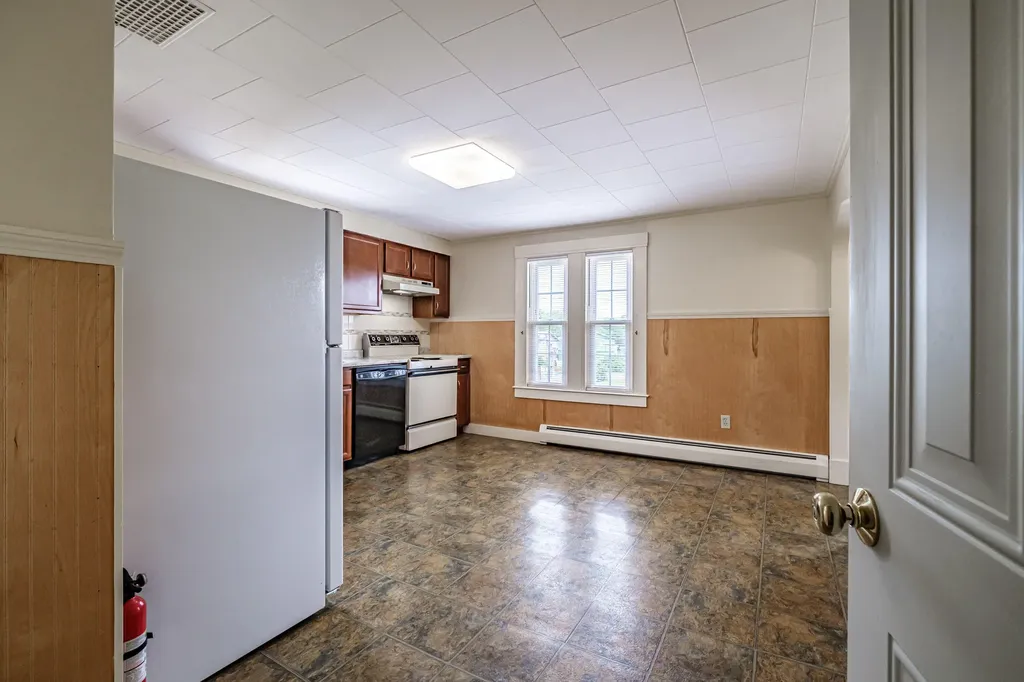 276 Hill Street Biddeford ME 04005