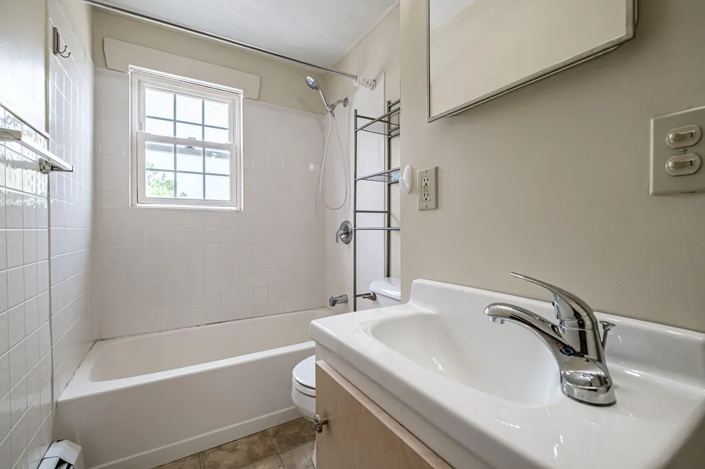 276 Hill Street Biddeford ME 04005