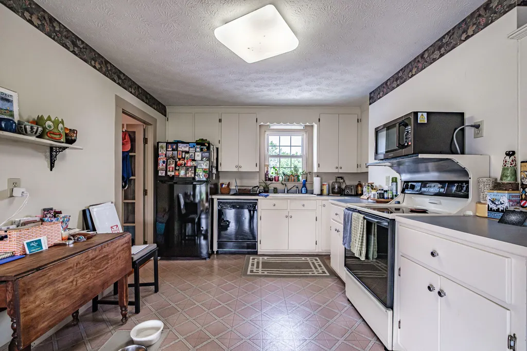 276 Hill Street Biddeford ME 04005
