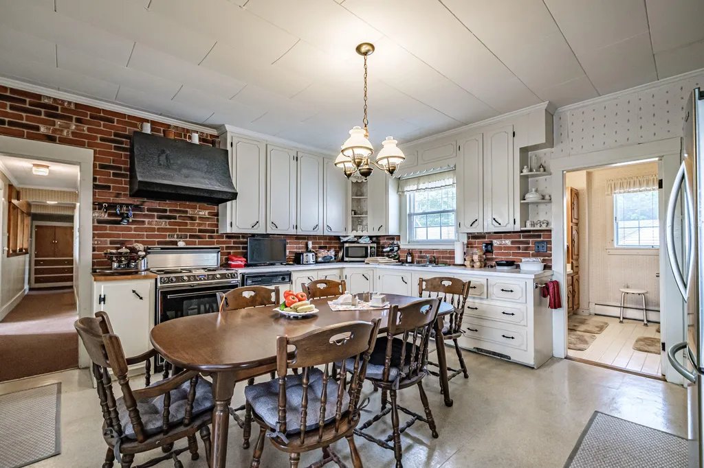 276 Hill Street Biddeford ME 04005