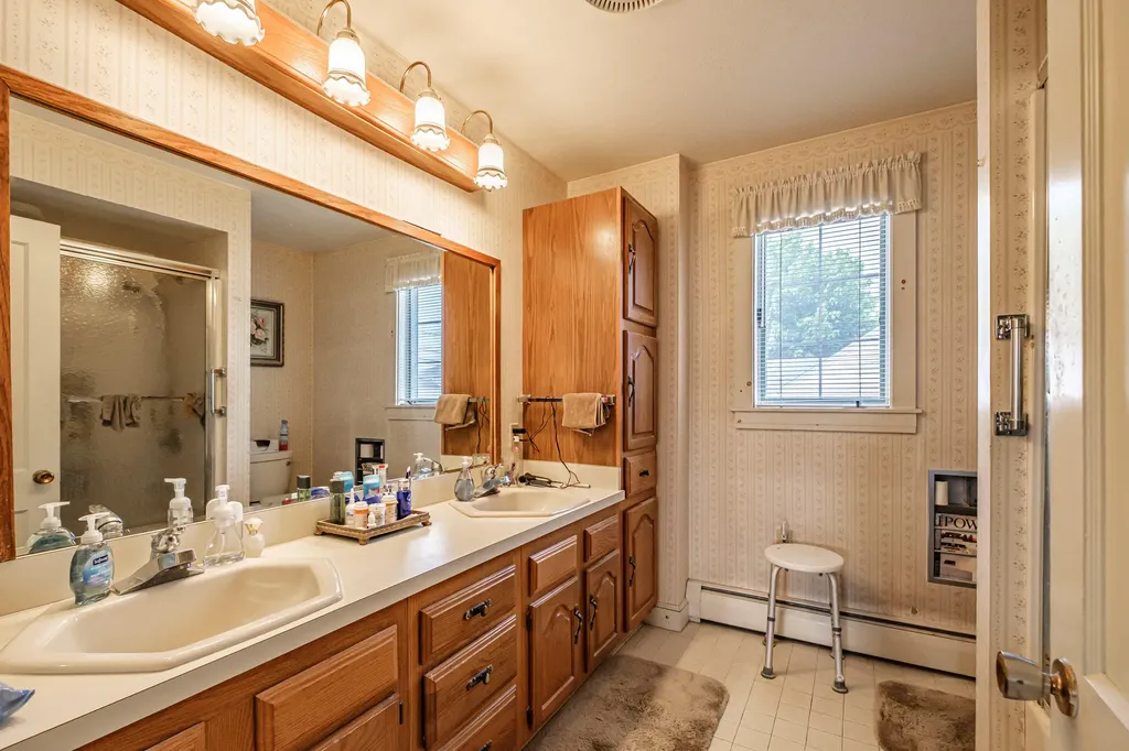 276 Hill Street Biddeford ME 04005
