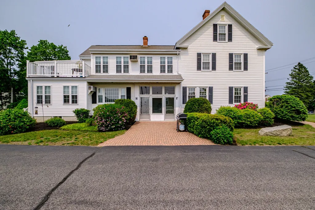 276 Hill Street Biddeford ME 04005