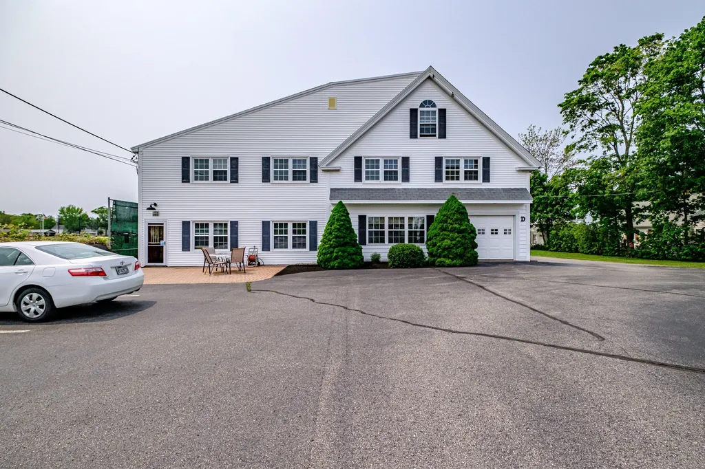 276 Hill Street Biddeford ME 04005