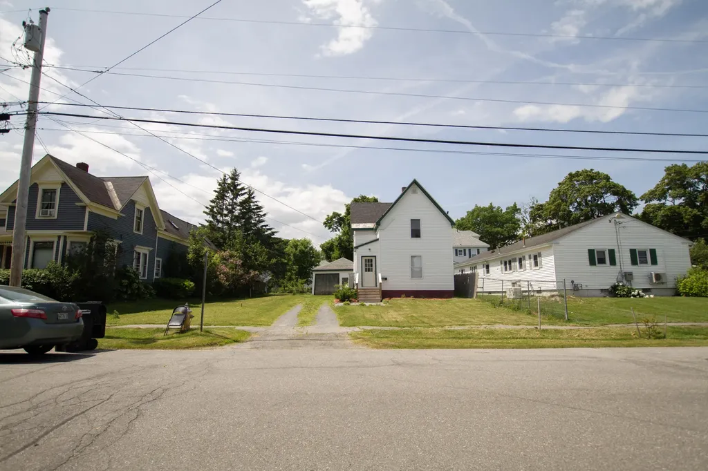 123 7th Street Bangor ME 04401