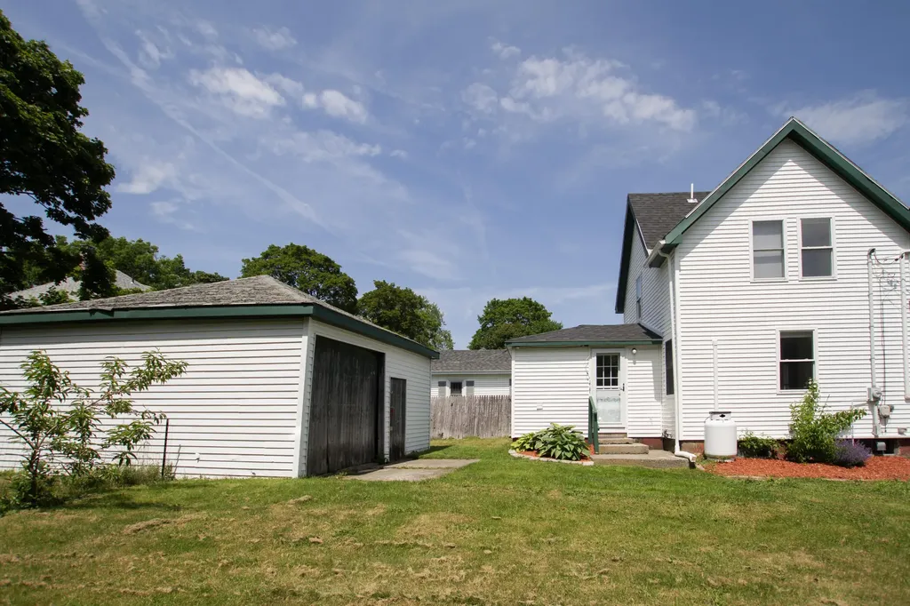 123 7th Street Bangor ME 04401