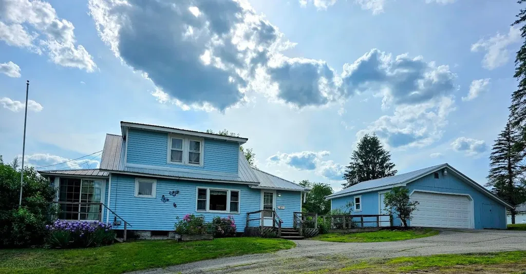 17 Lincoln Street Brownville ME 04414