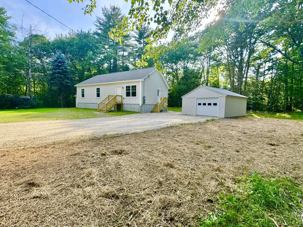 14 Lacey Lane Buxton ME 04093