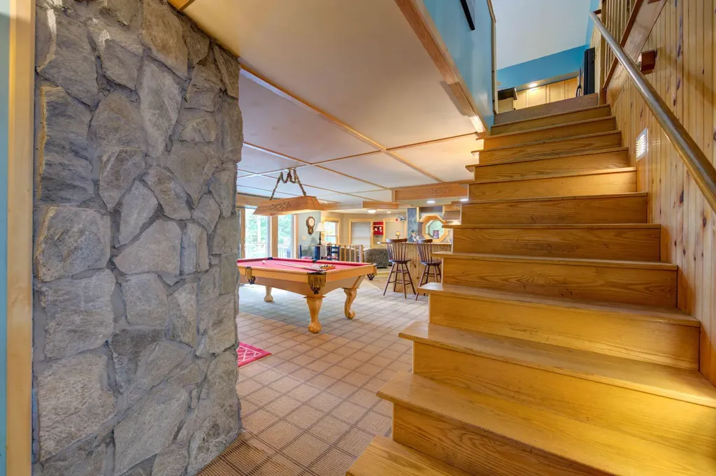 147 Spring Valley Road Raymond ME 04071