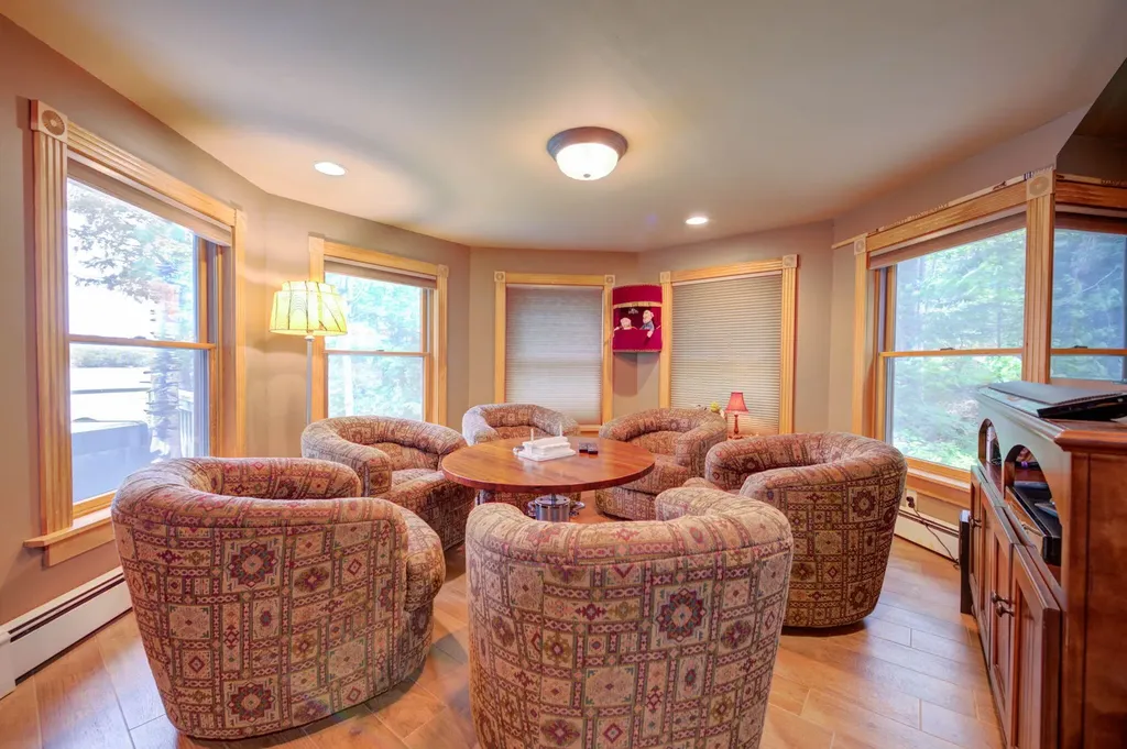 147 Spring Valley Road Raymond ME 04071