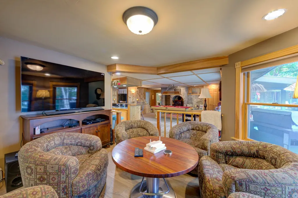 147 Spring Valley Road Raymond ME 04071