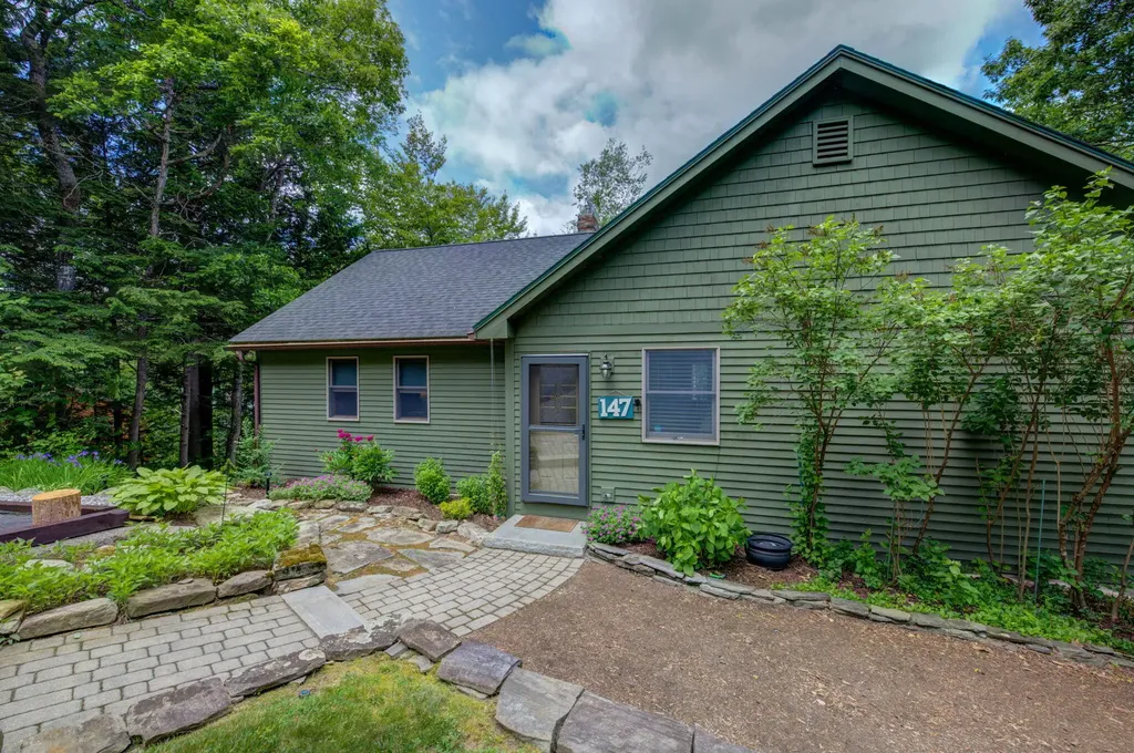 147 Spring Valley Road Raymond ME 04071