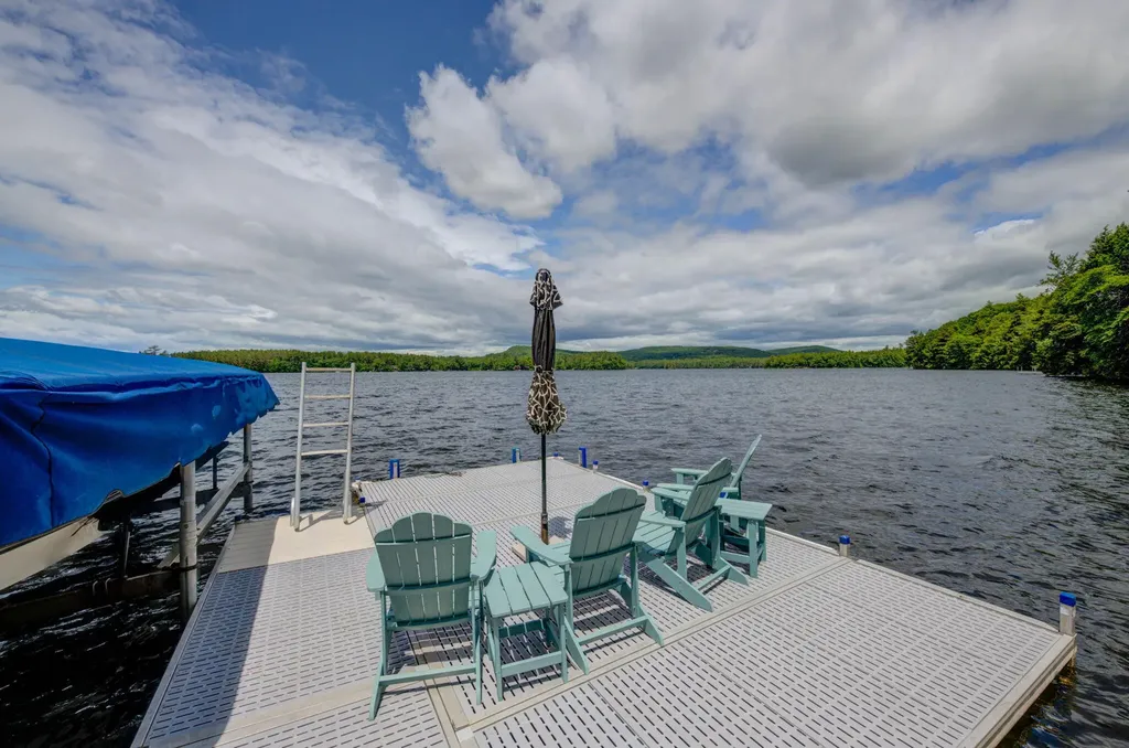 147 Spring Valley Road Raymond ME 04071